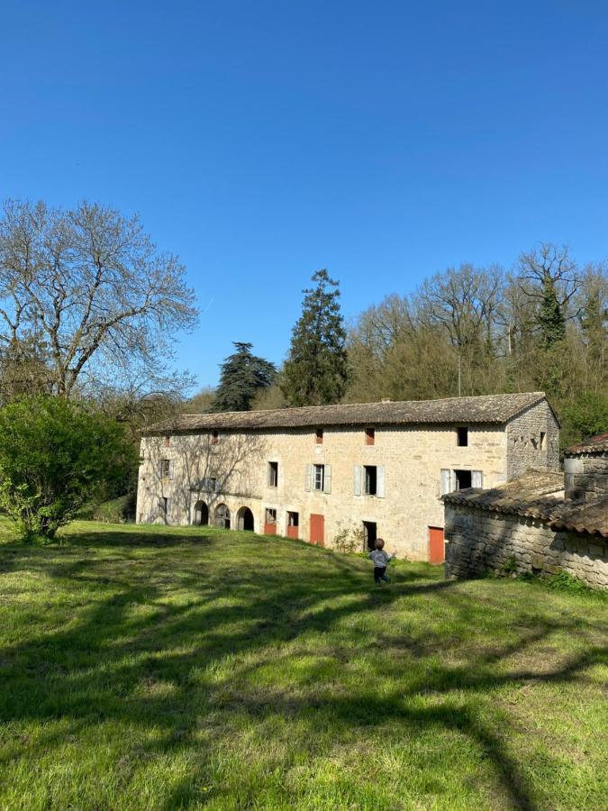Chateau Des Loups - Les Pommiers Echire Kültér fotó