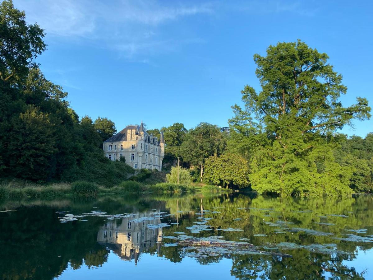 Chateau Des Loups - Les Pommiers Echire Kültér fotó