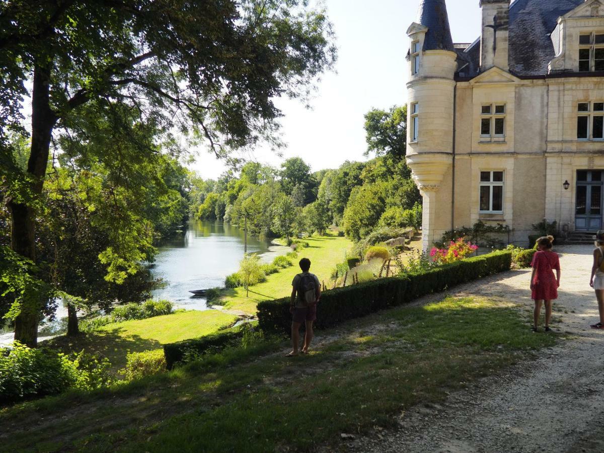 Chateau Des Loups - Les Pommiers Echire Kültér fotó
