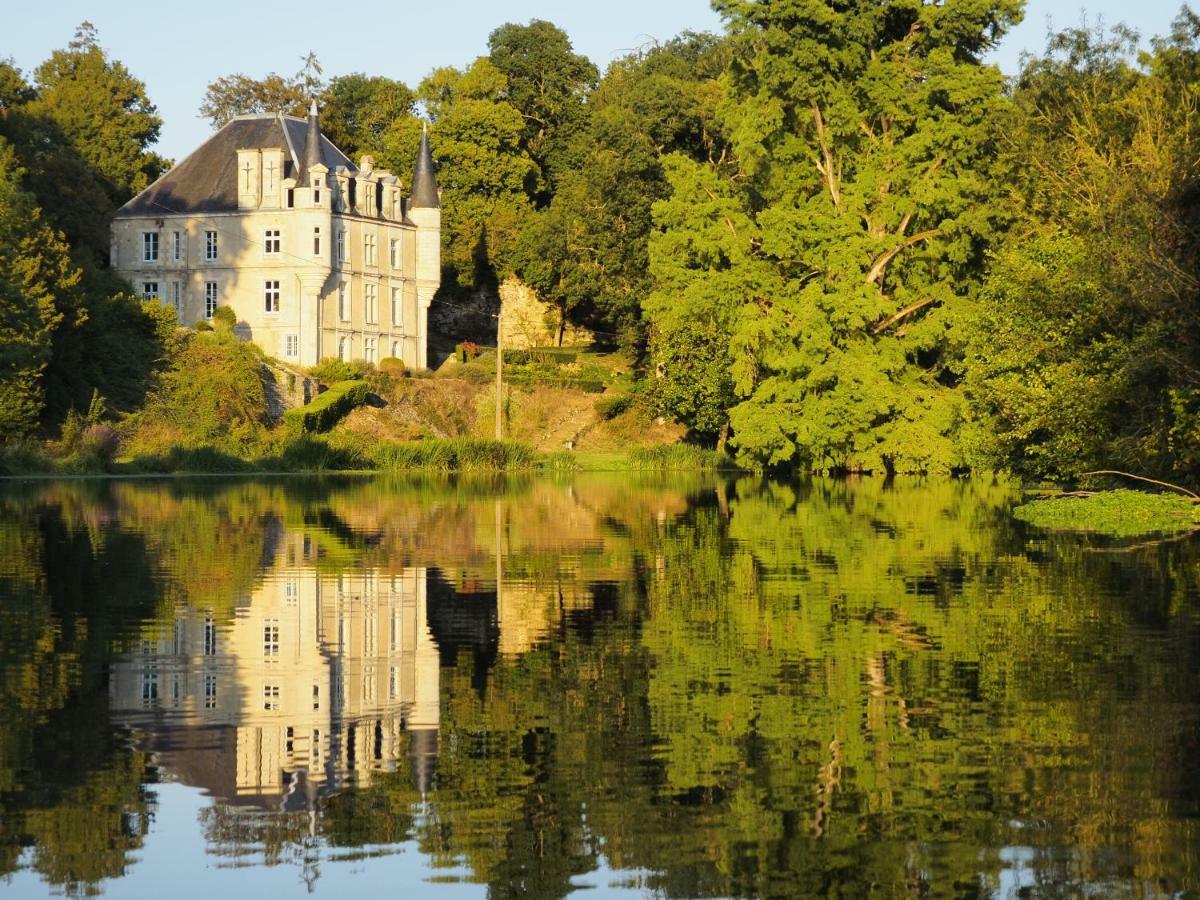 Chateau Des Loups - Les Pommiers Echire Kültér fotó