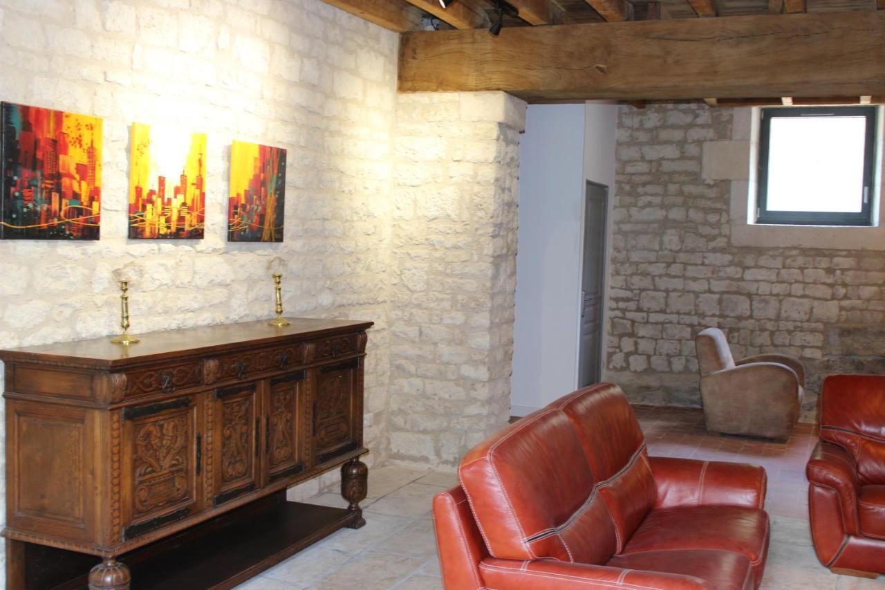 Chateau Des Loups - Les Pommiers Echire Kültér fotó